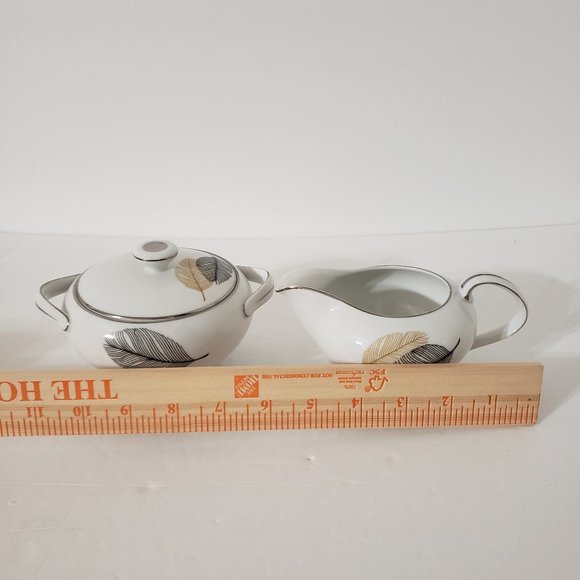 Barclay Covered Sugar Bowl & Creamer Set Leaf Design - Picture 5 of 7